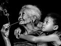 365 - GRANDMOTHER AND CHILD - NGUYEN DUY THOAN - viet nam